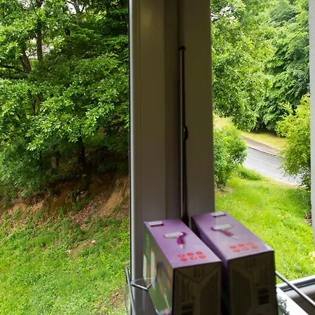 Aparmani Lucky Apartment